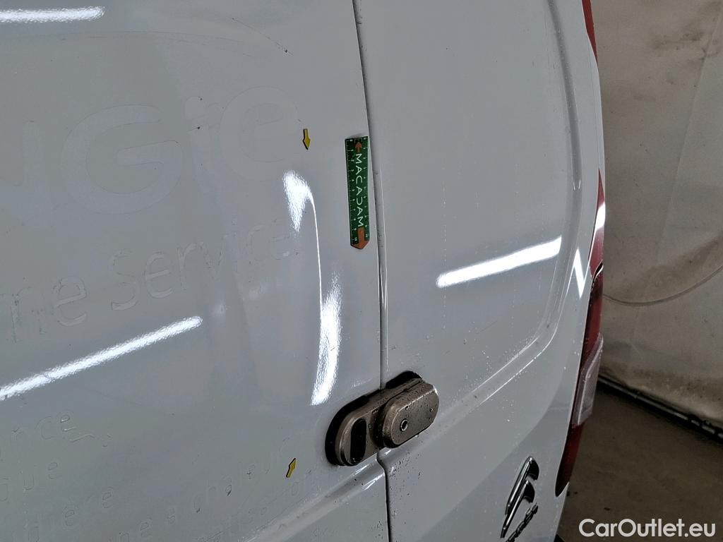 Citroen  Berlingo CITROEN  Van / 2018 / 4P / Fourgonnette Taille M 650kg BlueHDi 100 S&S BVM Club #2