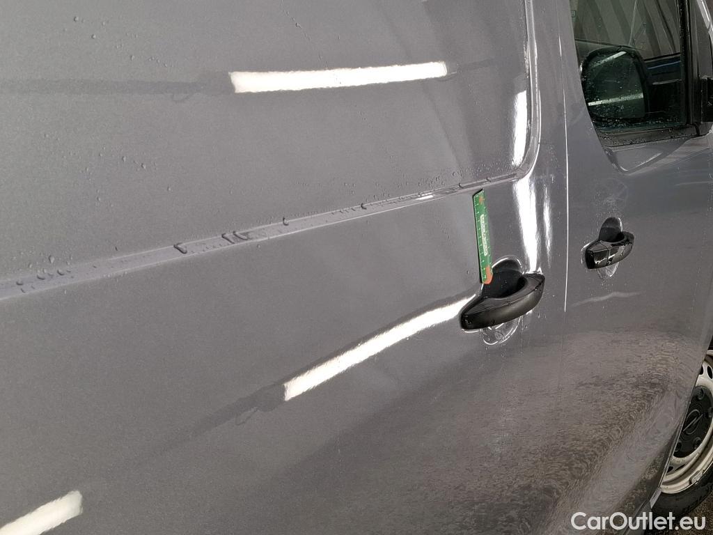  Opel  Vivaro OPEL  / 2019 / 4P / Fourgon tôlé 2.0 Diesel 150 ch Ptac aug L2 Pack Busin #7
