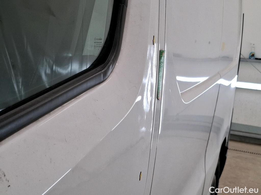  Renault  Trafic RENAULT  VU 4p Fourgon FG GCF L2H1 1300 dCi 120 #22