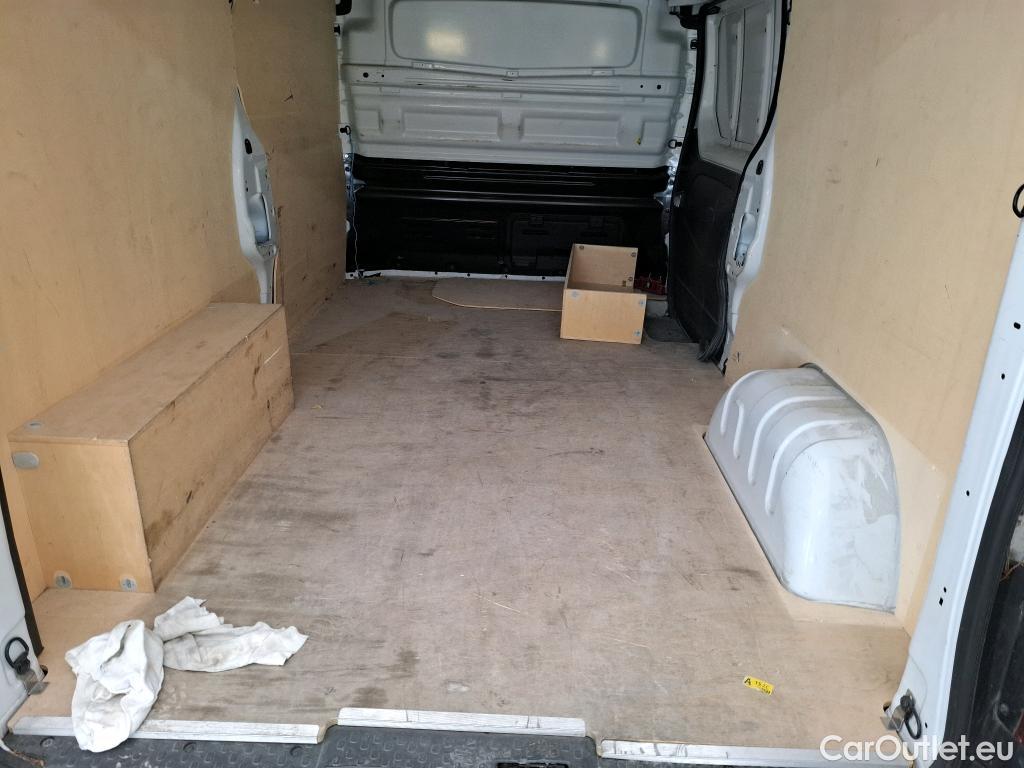  Renault  Trafic RENAULT  VU 4p Fourgon FG GCF L2H1 1300 dCi 120 #43