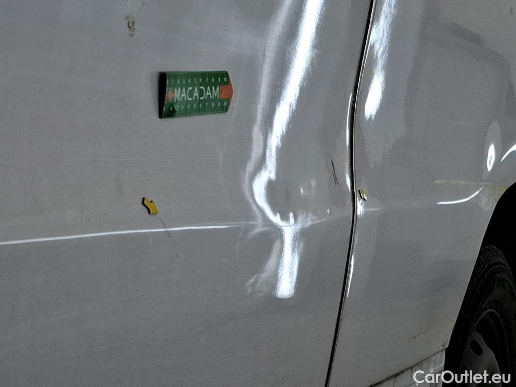  Renault  Trafic RENAULT  VU 4p Fourgon FG GCF L2H1 1300 dCi 120 #11