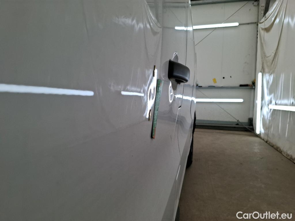  Renault  Trafic RENAULT  VU 4p Fourgon FG GCF L2H1 1300 dCi 120 #23