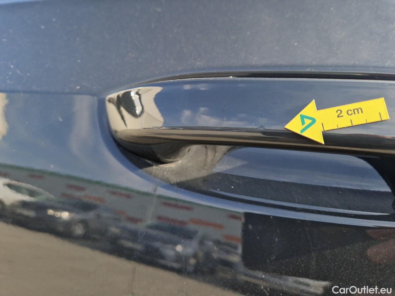  Volkswagen  Golf  Life 1.0 TSI #4