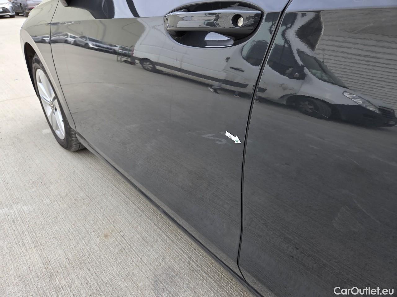  Volkswagen  Golf  Life 1.0 TSI #4