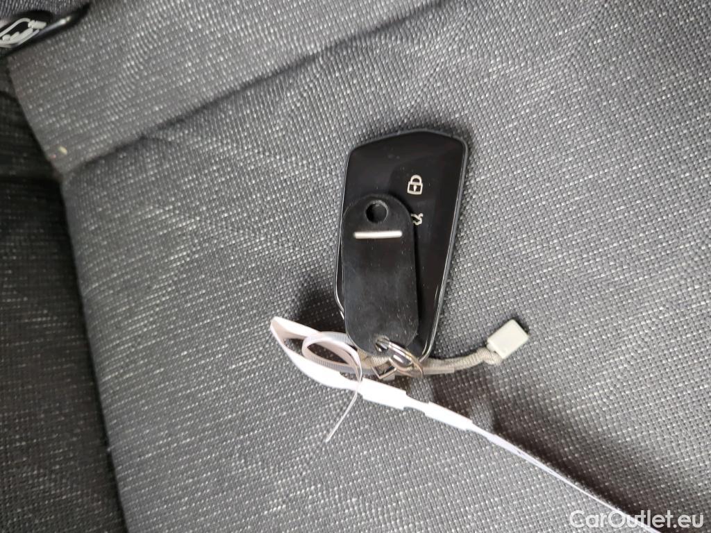  Volkswagen  Golf  Life 1.0 eTSI DSG mild-Hybrid #7