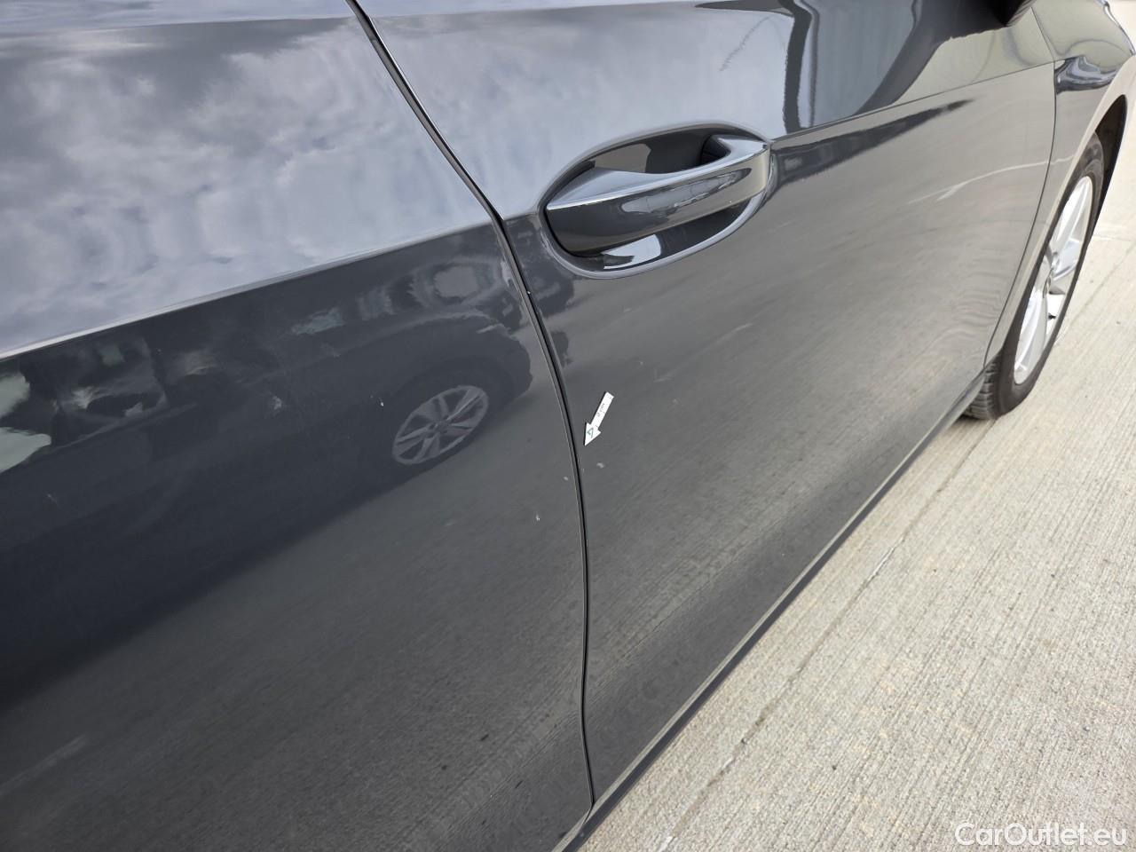  Volkswagen  Golf  Life 1.0 TSI #33
