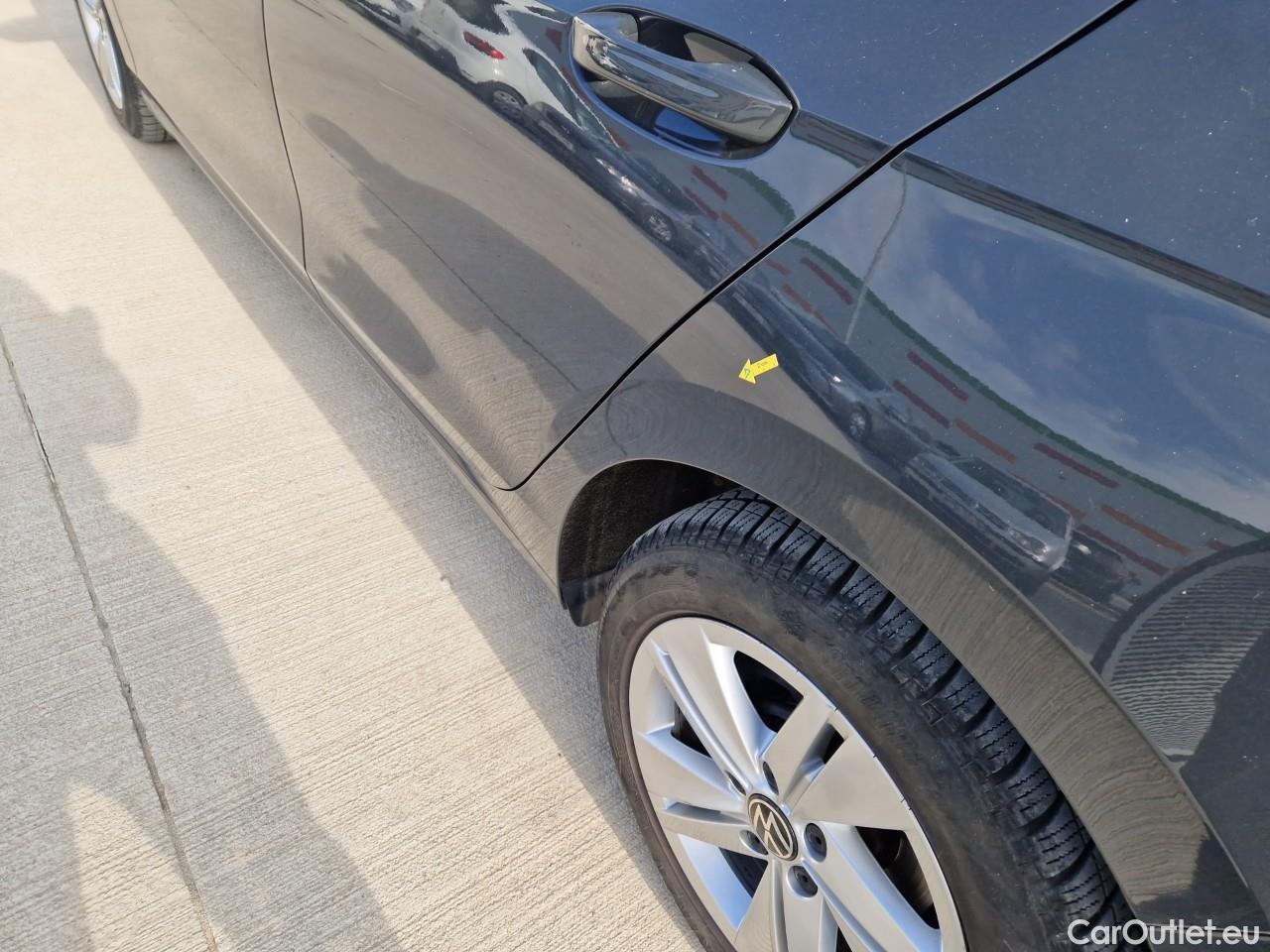  Volkswagen  Golf  Life 1.0 TSI #28
