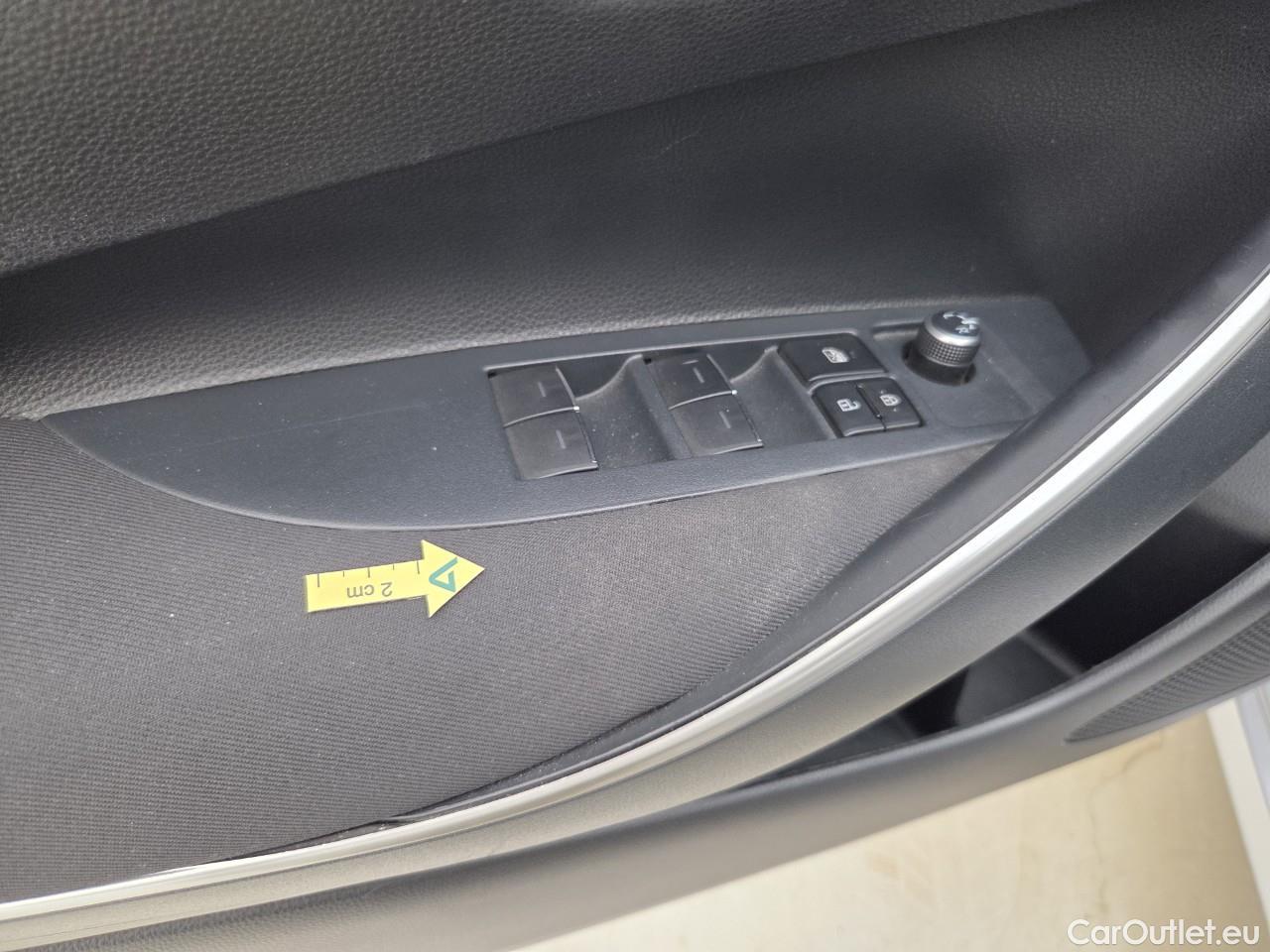  Toyota  Corolla 1.8 Hybrid Business HSD E-CVT #46