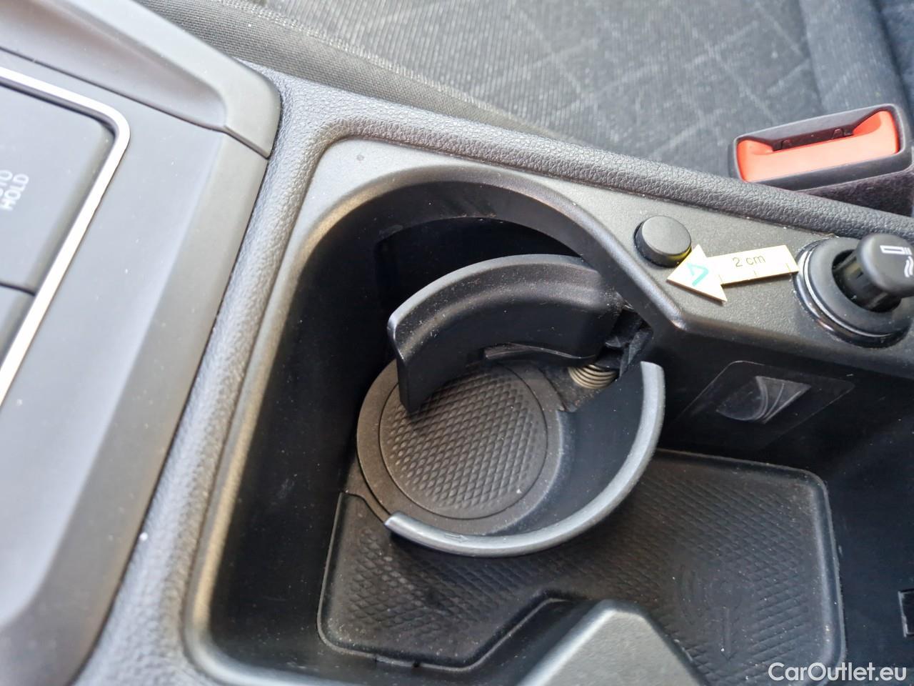  Volkswagen  Golf  Life 1.0 TSI #36