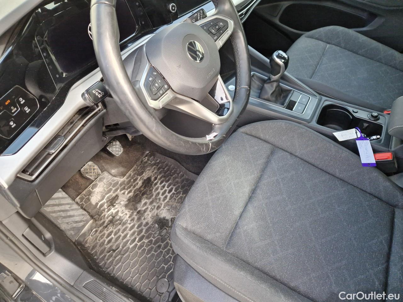  Volkswagen  Golf  Life 1.0 TSI #44