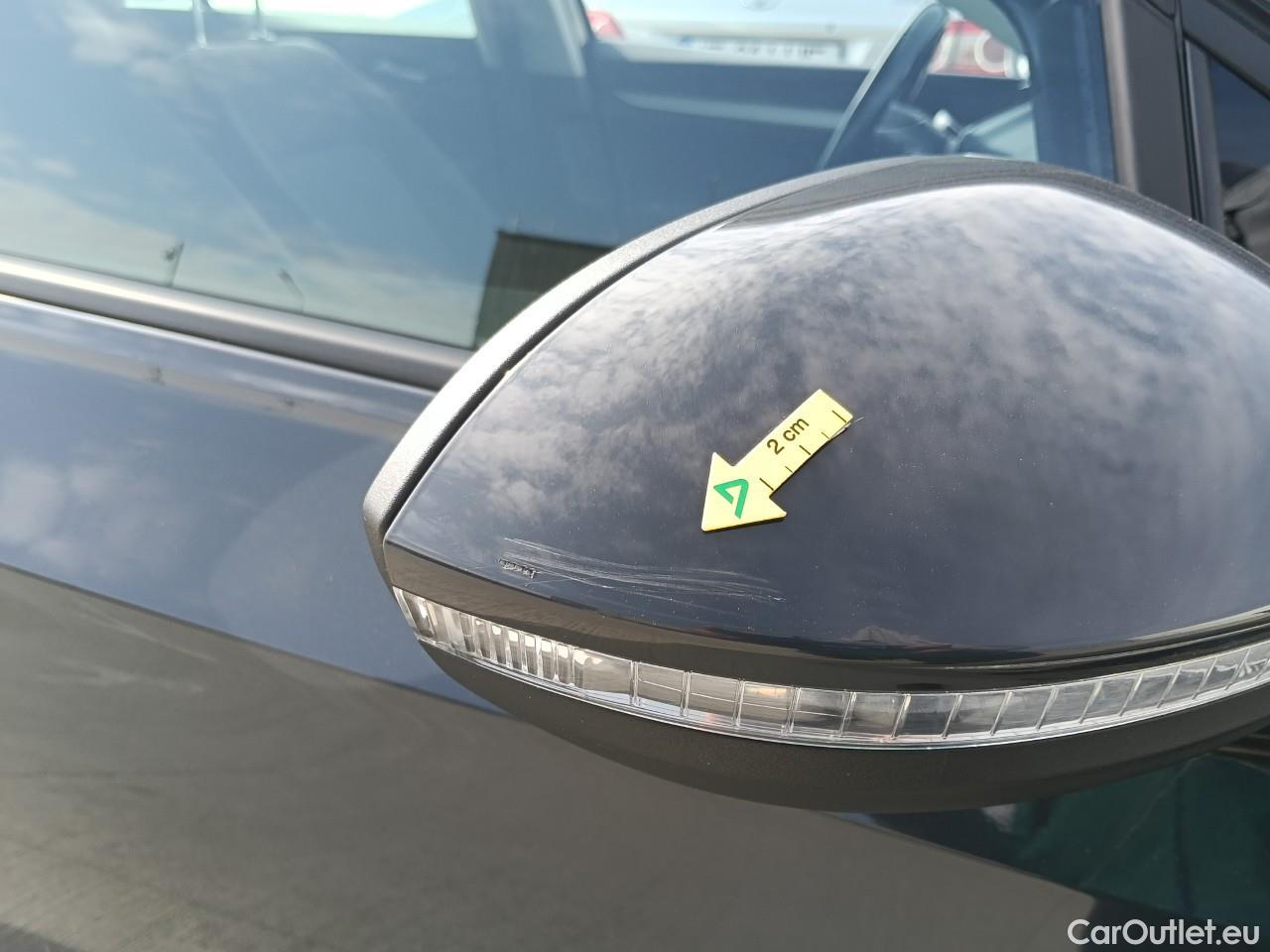  Volkswagen  Golf  Life 1.0 TSI #23