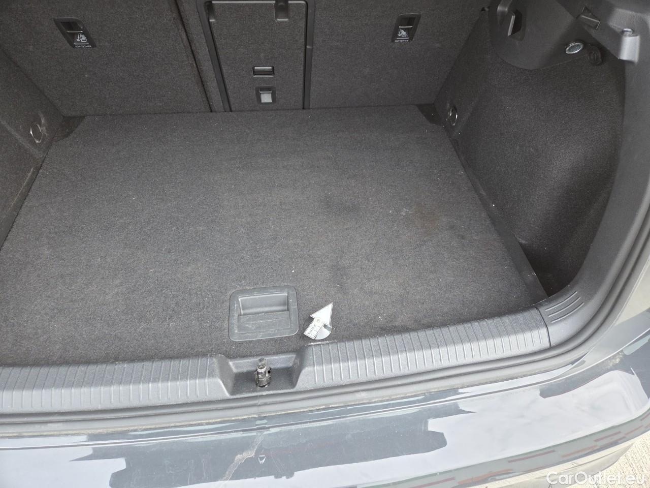  Volkswagen  Golf  Life 1.0 TSI #50