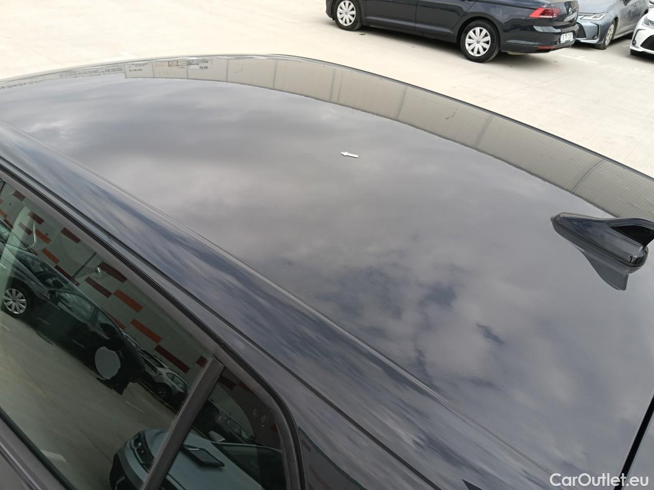  Volkswagen  Golf  Life 1.0 TSI #17