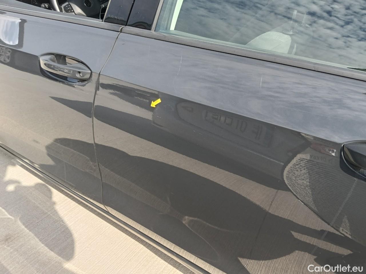  Volkswagen  Golf  Life 1.0 TSI #35