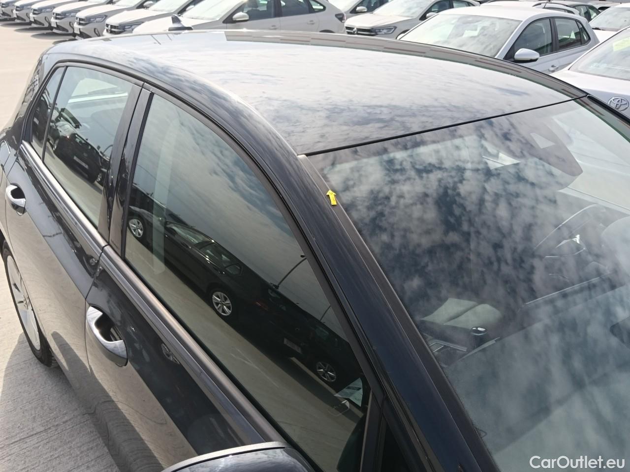  Volkswagen  Golf  Life 1.0 TSI #22
