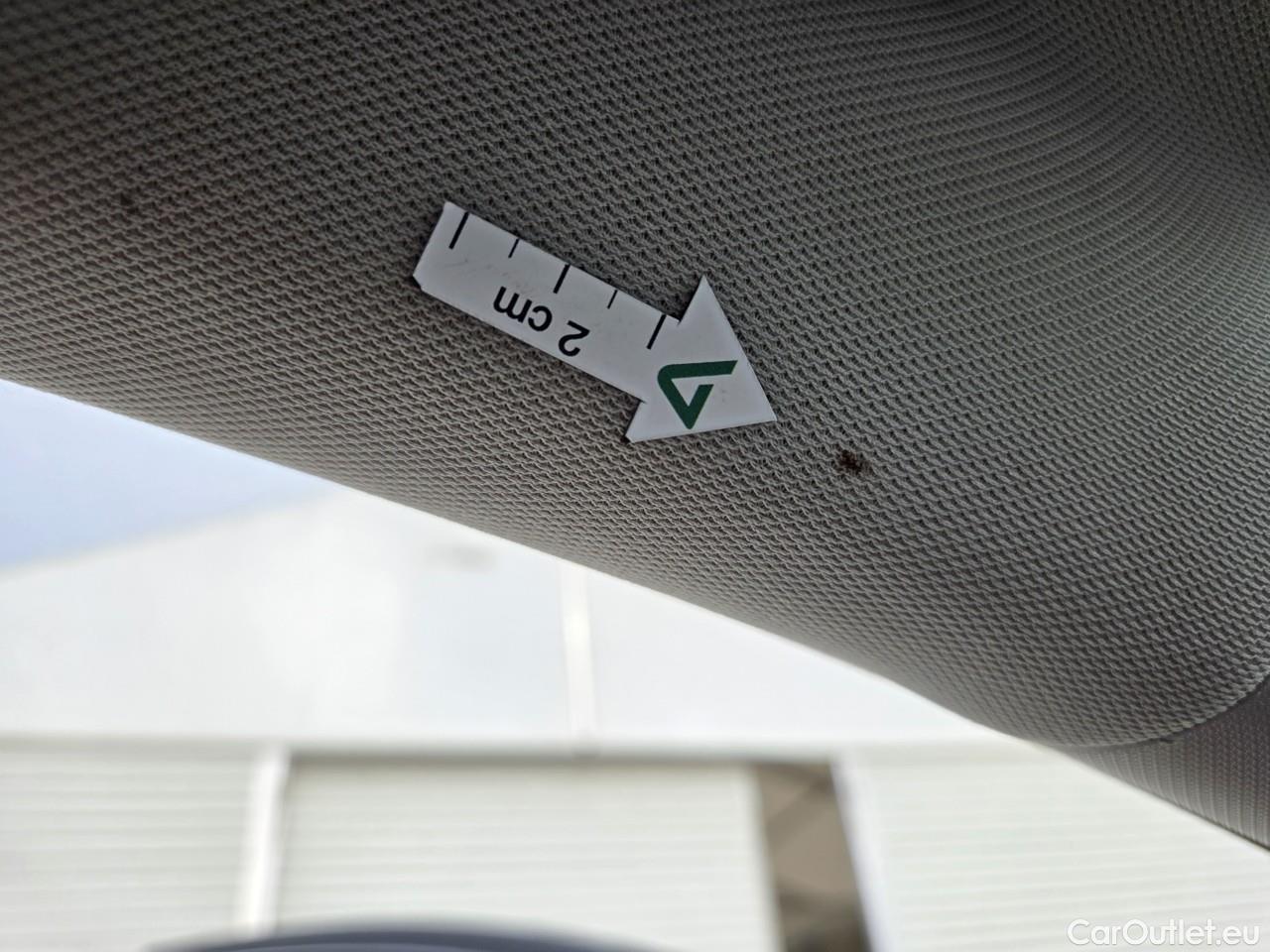  Volkswagen  Golf  Life 1.0 TSI #47