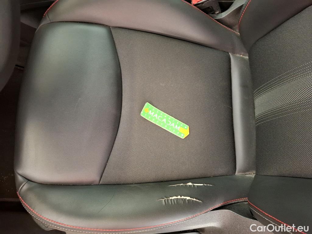  Fiat  500 FIAT X / 2018 / 5P / SUV 1.3 FFly T T4 150ch DCT Sport #8