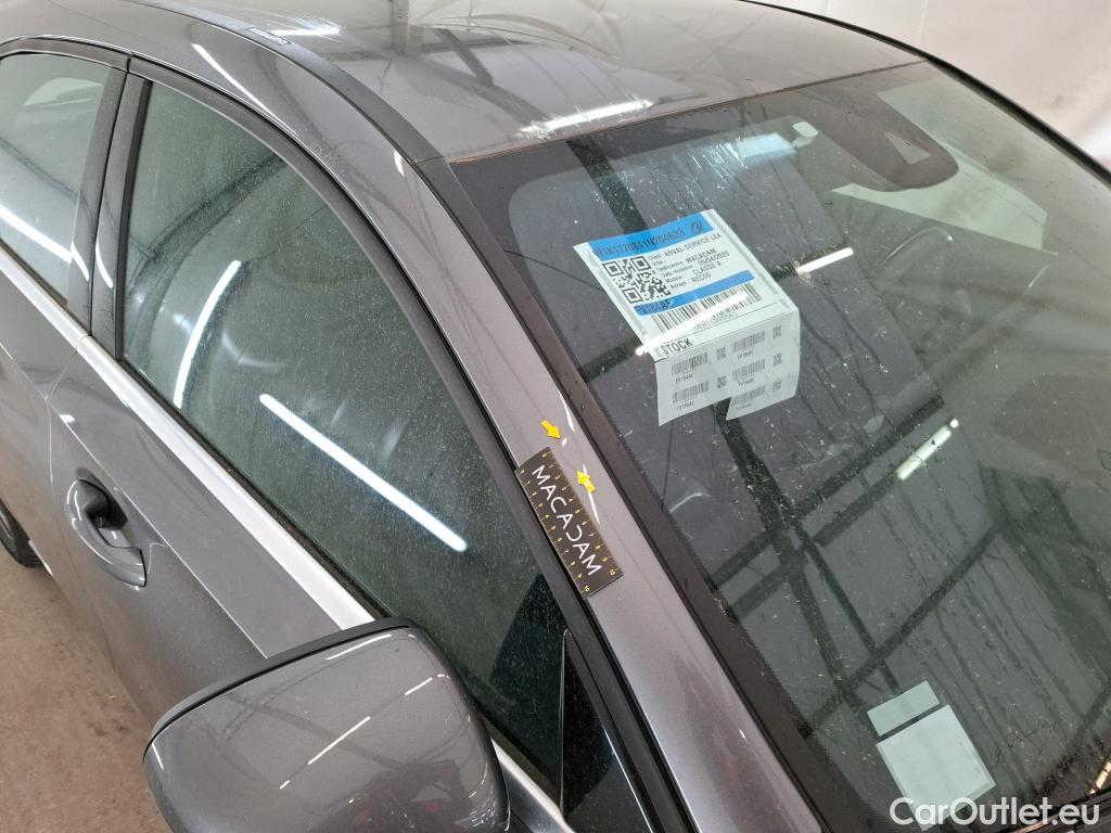  Mercedes  A-Klasse MERCEDES-BENZ Classe A Compact / 2018 / 5P / Berline A 180 Business Line #31