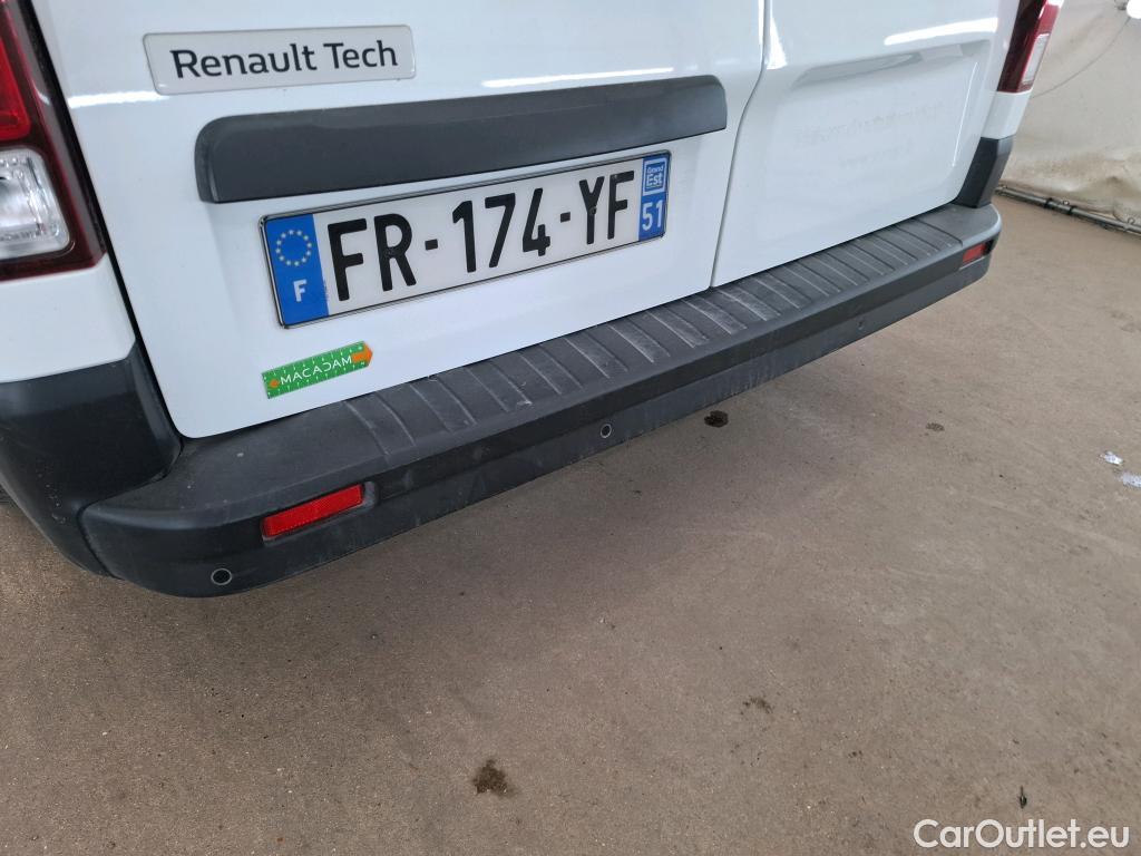  Renault  Trafic RENAULT  / 2019 / 4P / Combi Zen L1 dCi 120 S&S - 8 pl #4