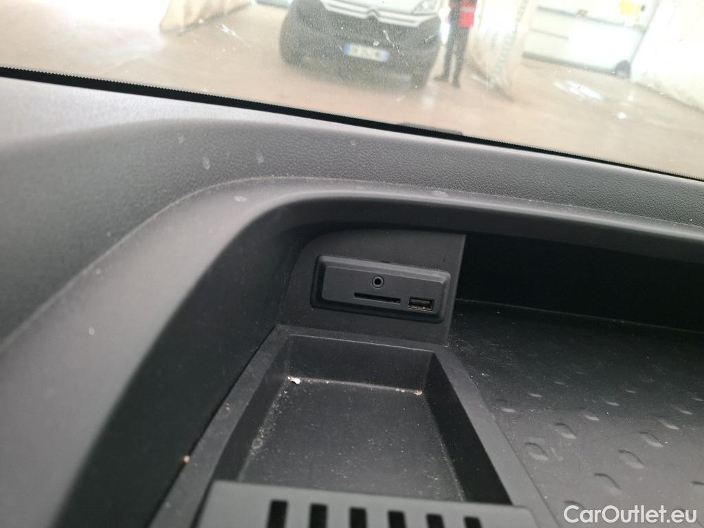  Renault  Trafic RENAULT  / 2019 / 4P / Combi Zen L1 dCi 120 S&S - 8 pl #12