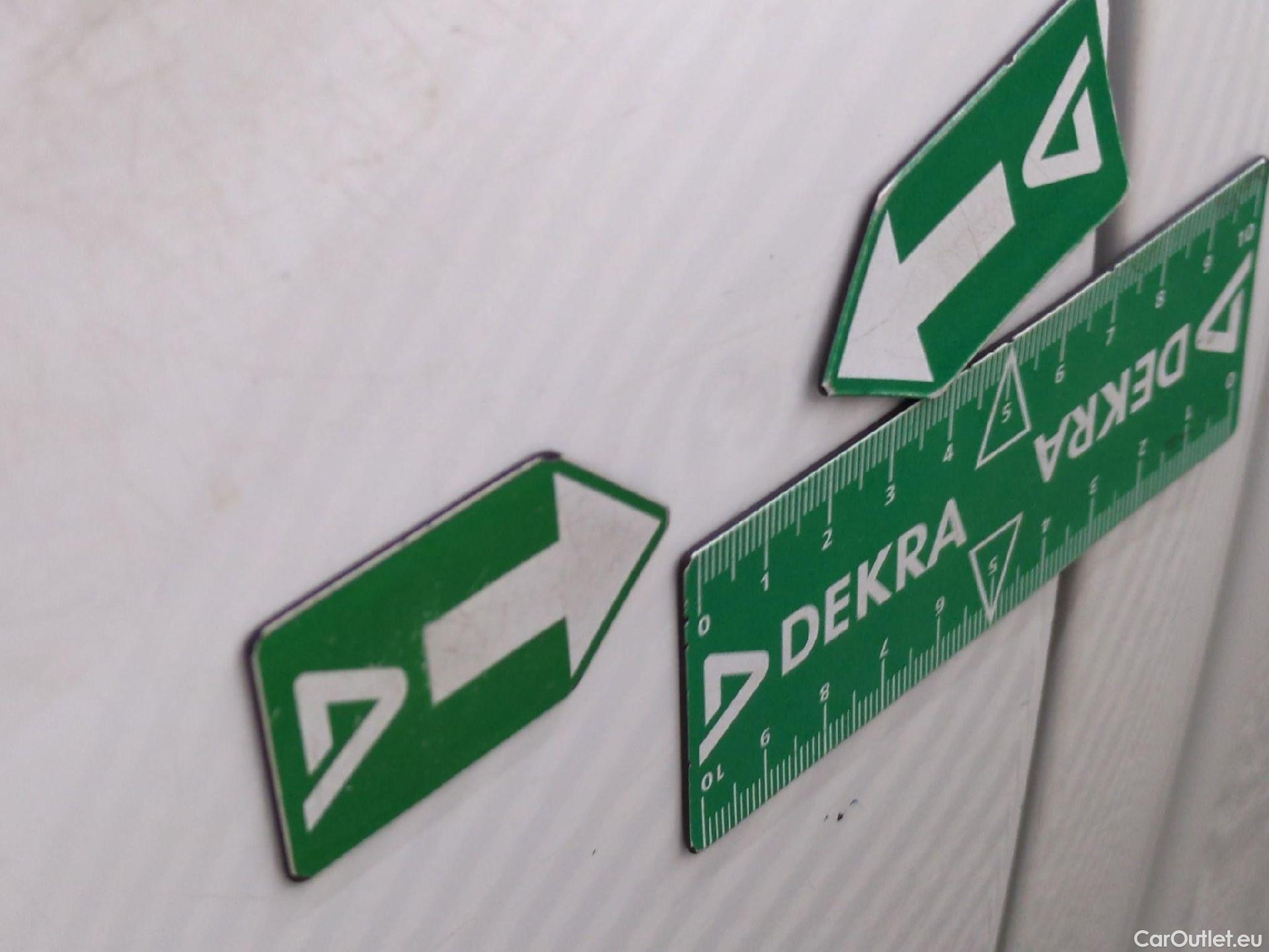  Toyota  Hilux TOYOTA  SC VU 2p Pick-up 4WD 2.4 D-4D Simple Cabine LeCap #31