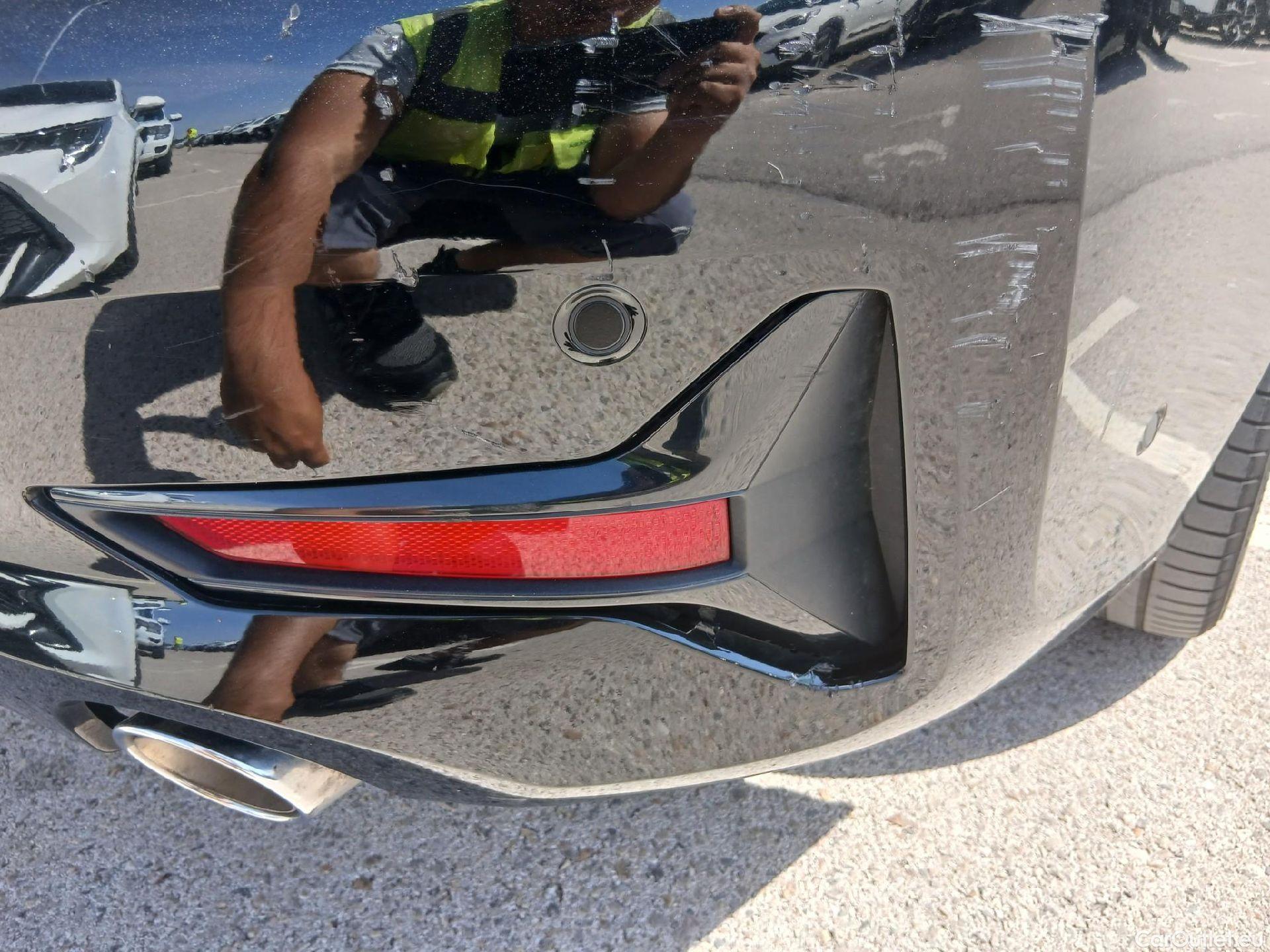  Bmw  Serie 3 BMW  sedán 318d Auto 150 CV / 4P  #26