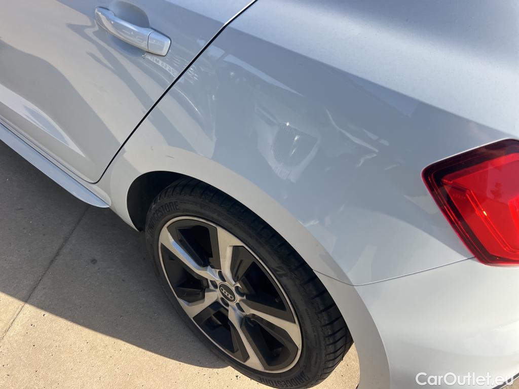  Audi  A1 Sportback AUDI  Adrenalin 30 TFSI S tron / 5P #17