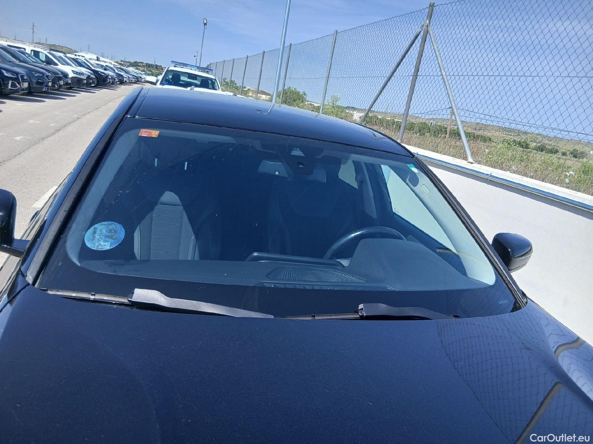  Bmw  Serie 3 BMW  sedán 318d Auto 150 CV / 4P  #15