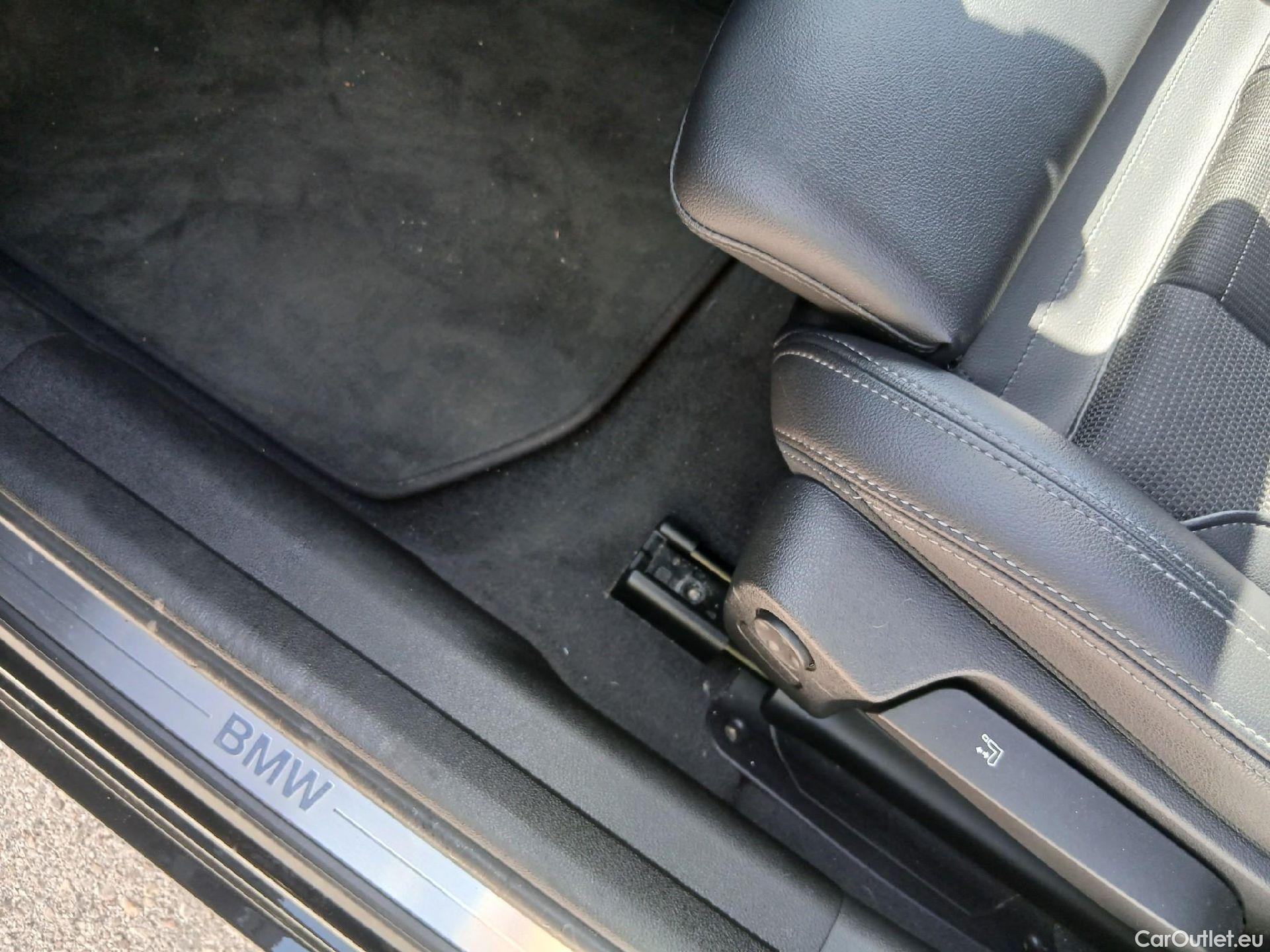  Bmw  Serie 3 BMW  sedán 318d Auto 150 CV / 4P  #3