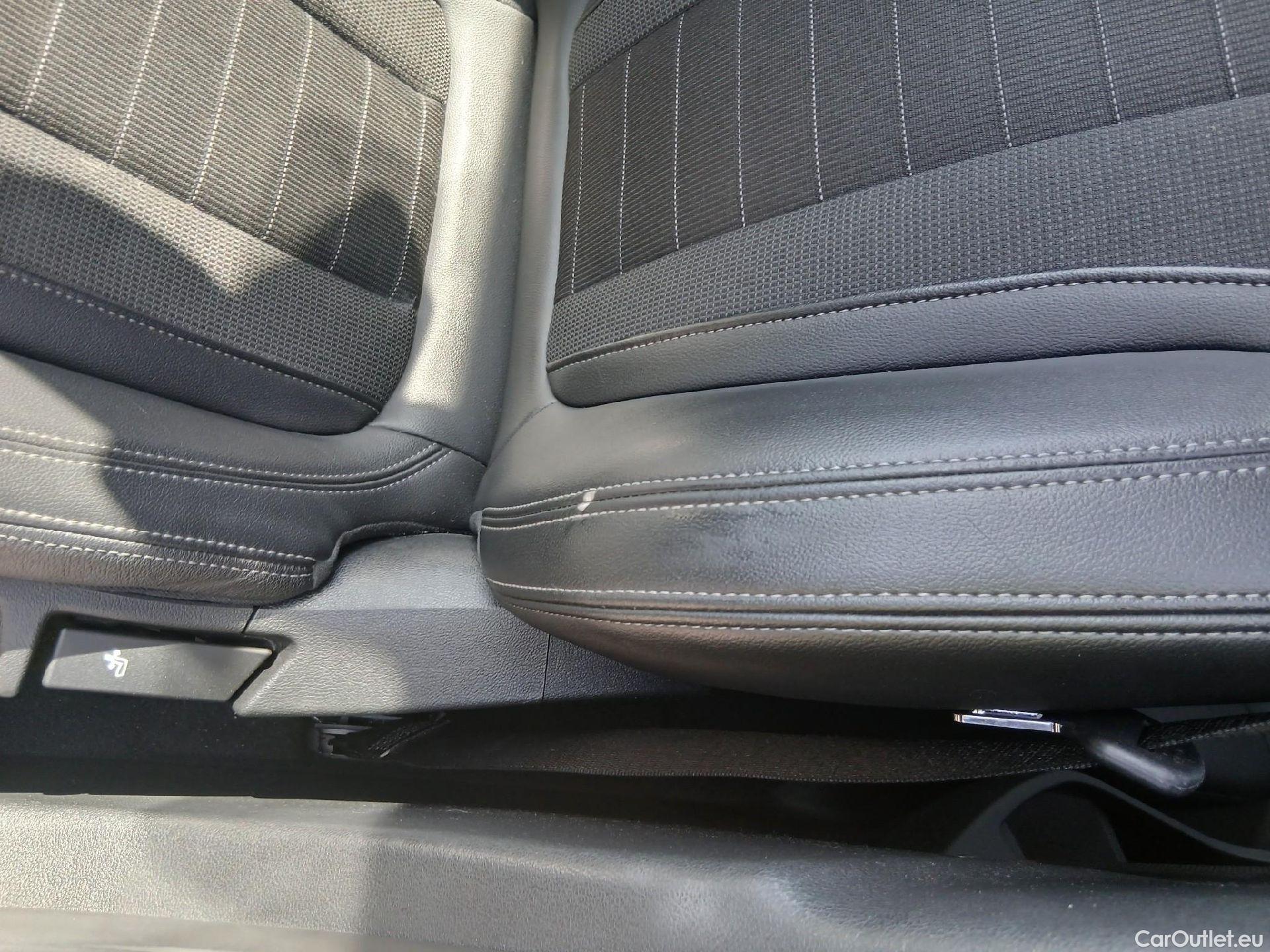  Bmw  Serie 3 BMW  sedán 318d Auto 150 CV / 4P  #6