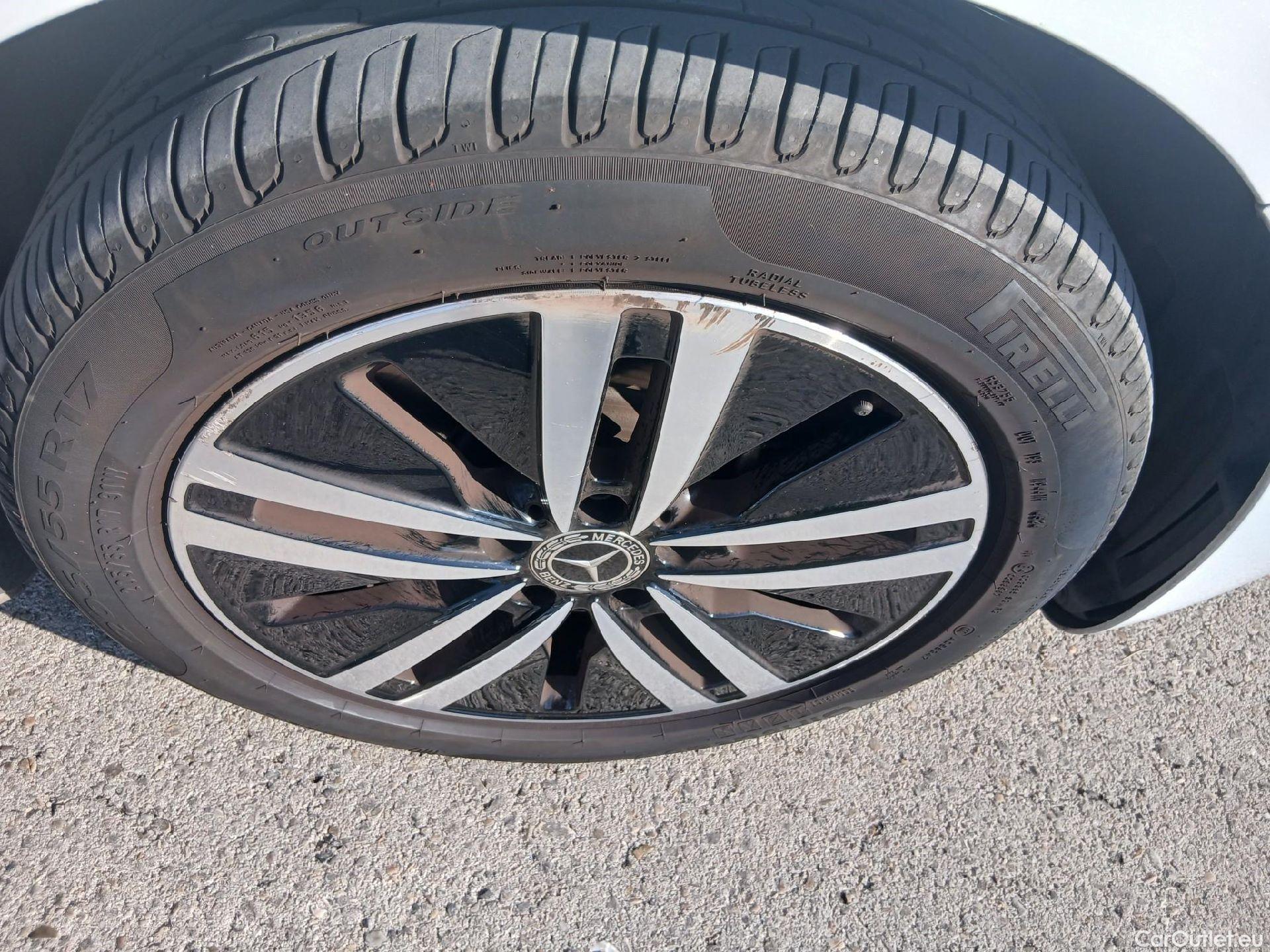  Mercedes  A-Klasse MERCEDES-BENZ Clase A 250 e 160 CV #28