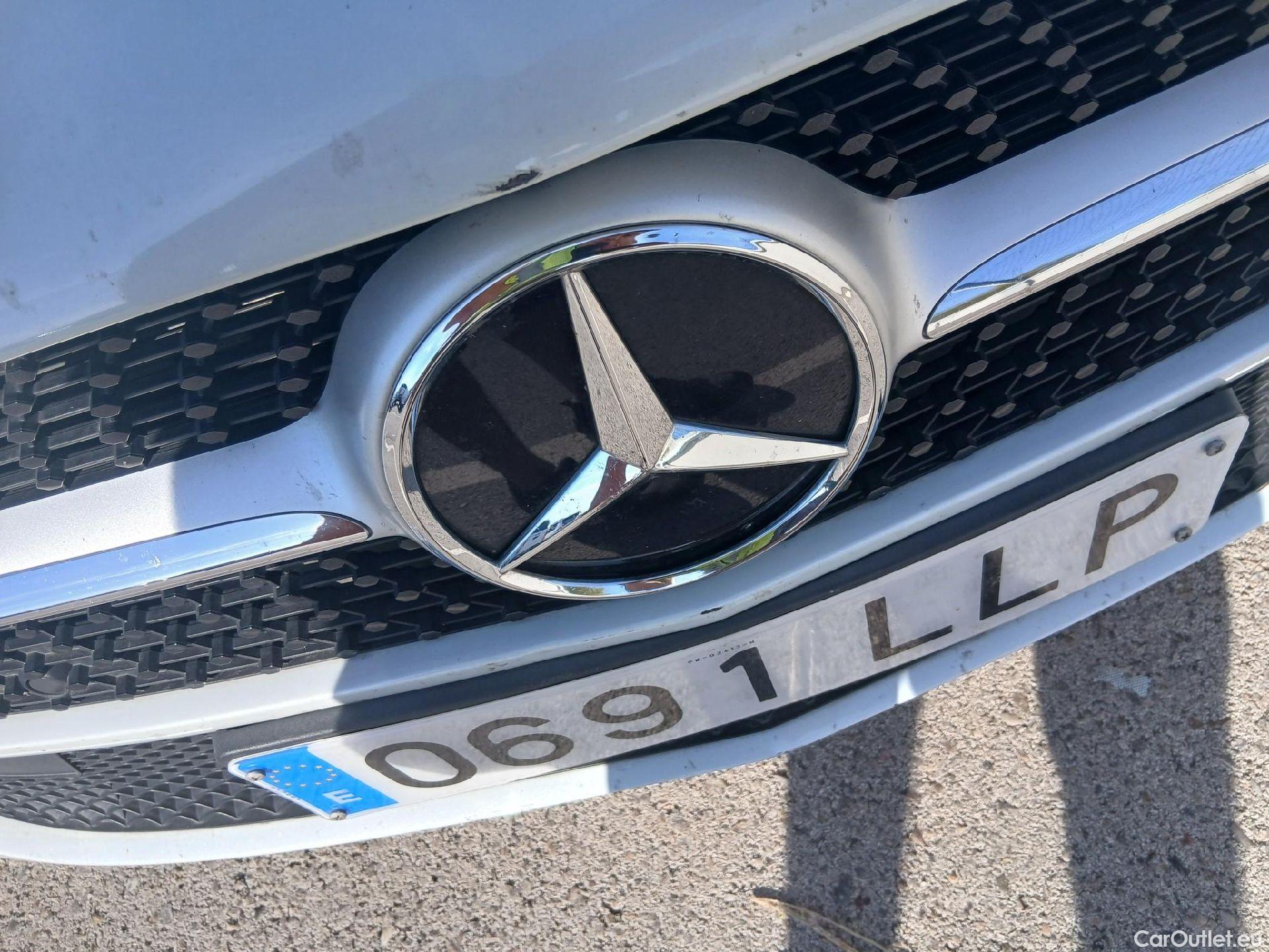  Mercedes  A-Klasse MERCEDES-BENZ Clase A 250 e 160 CV #8