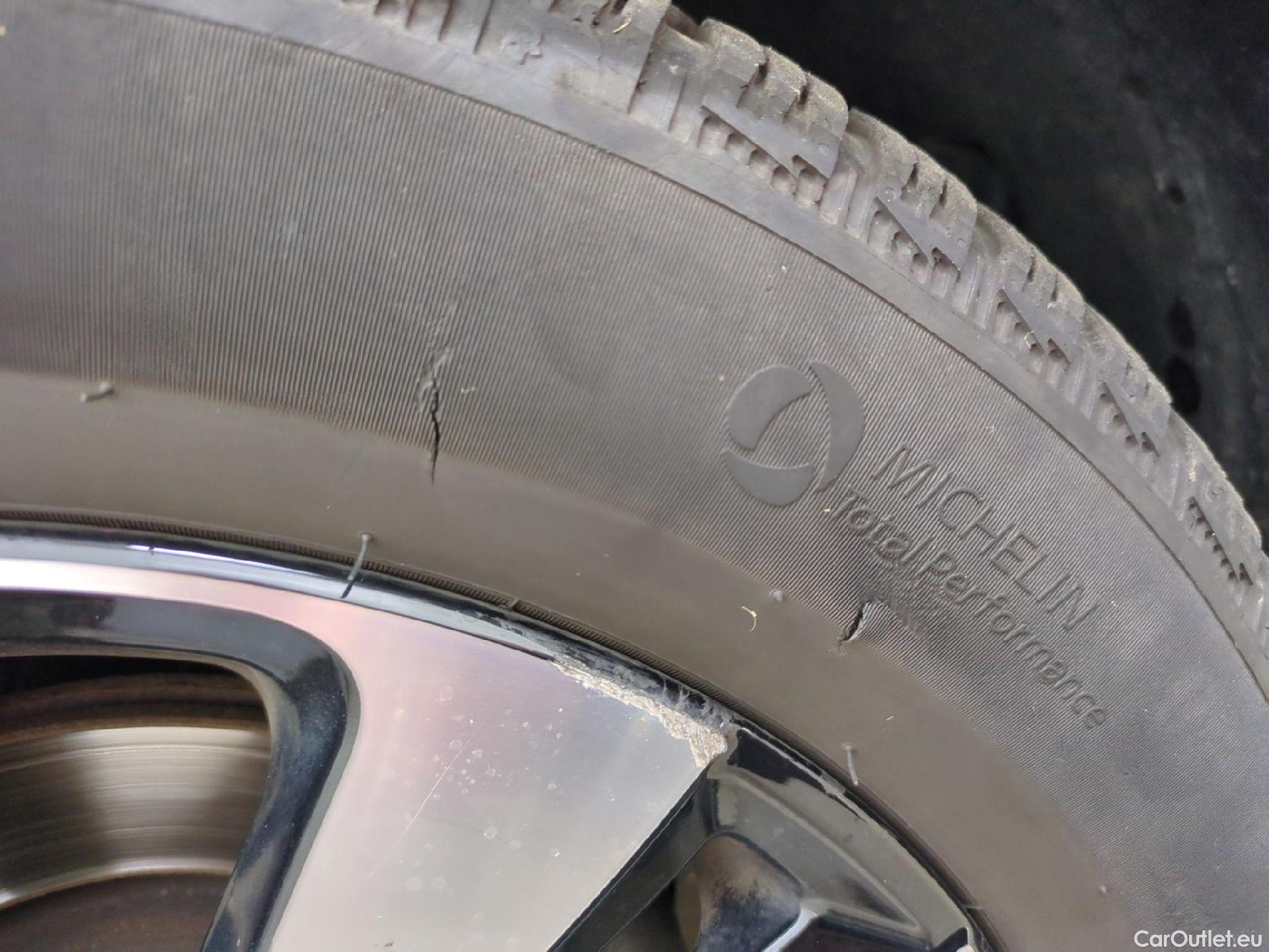  Citroen  C3  Shine 1.2 PureTech 110CV BVM6 E6d #12