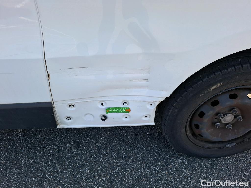  Renault  Trafic  Furgon Grand Confort L2H2 1200 1.6 dCi 125CV BVM6 E6 #104