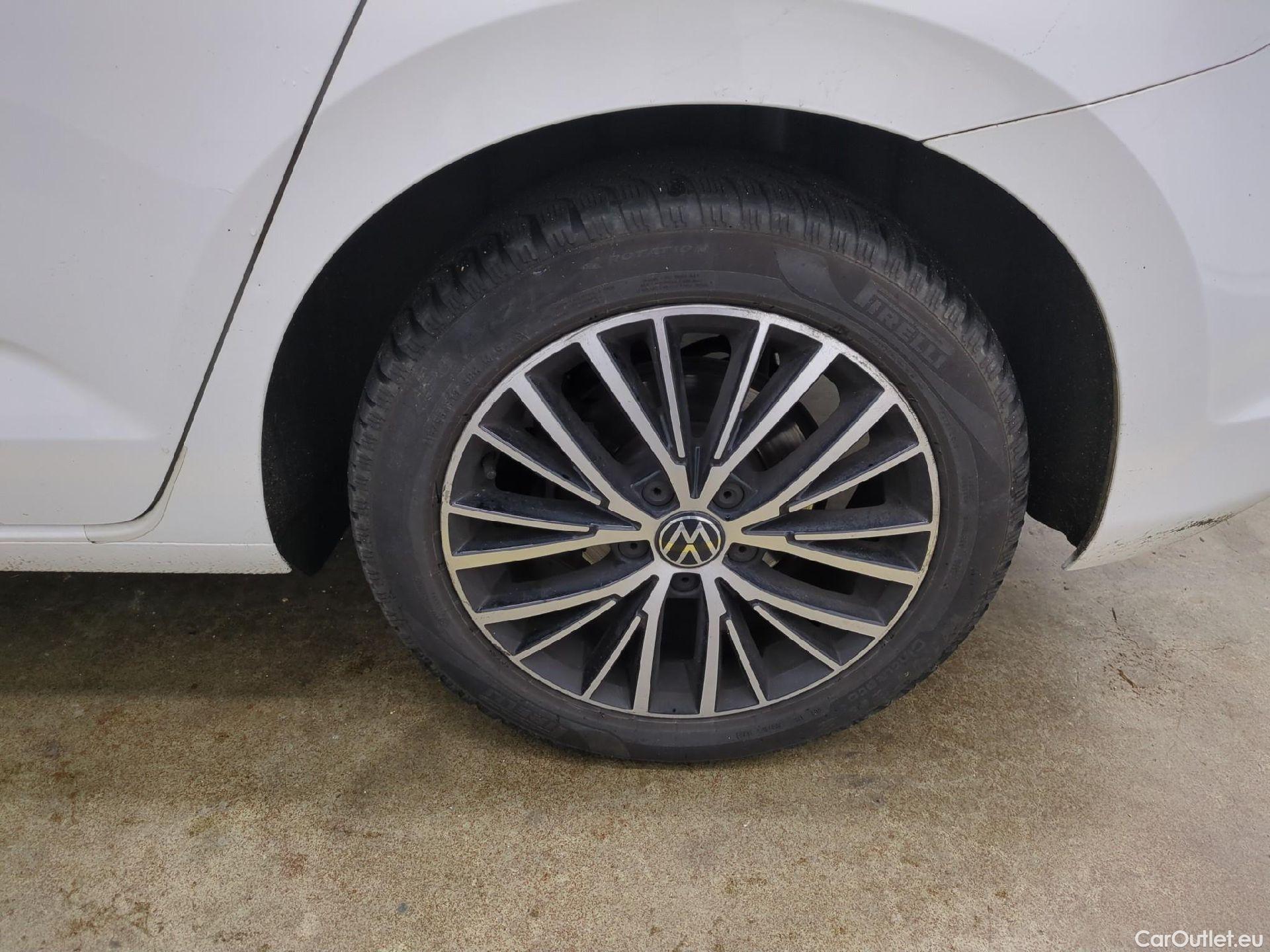  Volkswagen  Touran  Life Plus 2.0 TDI 150CV BVA7 E6d #8