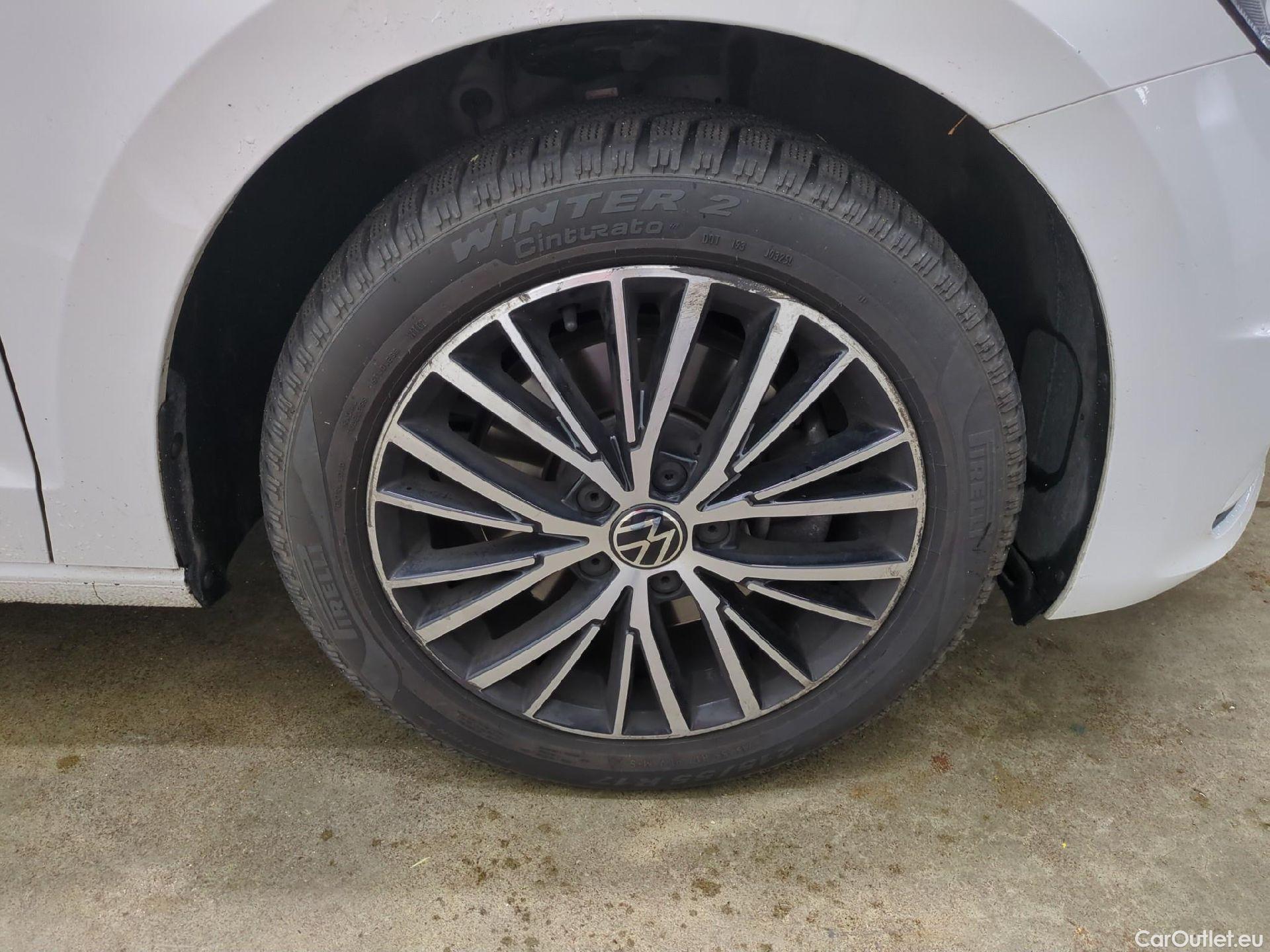  Volkswagen  Touran  Life Plus 2.0 TDI 150CV BVA7 E6d #17