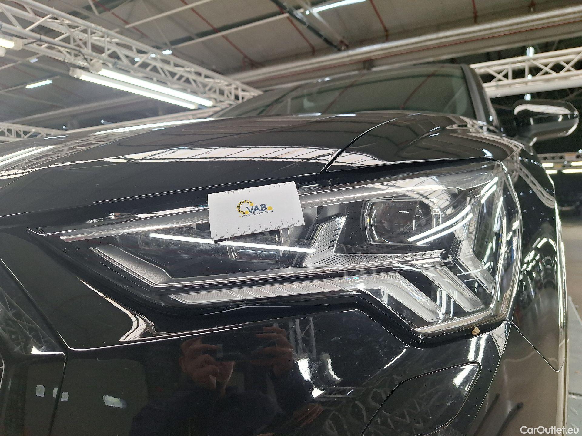  Audi  Q3 Audi,  '18, Audi  35 TDI S tronic S line Business Edition 5d #26