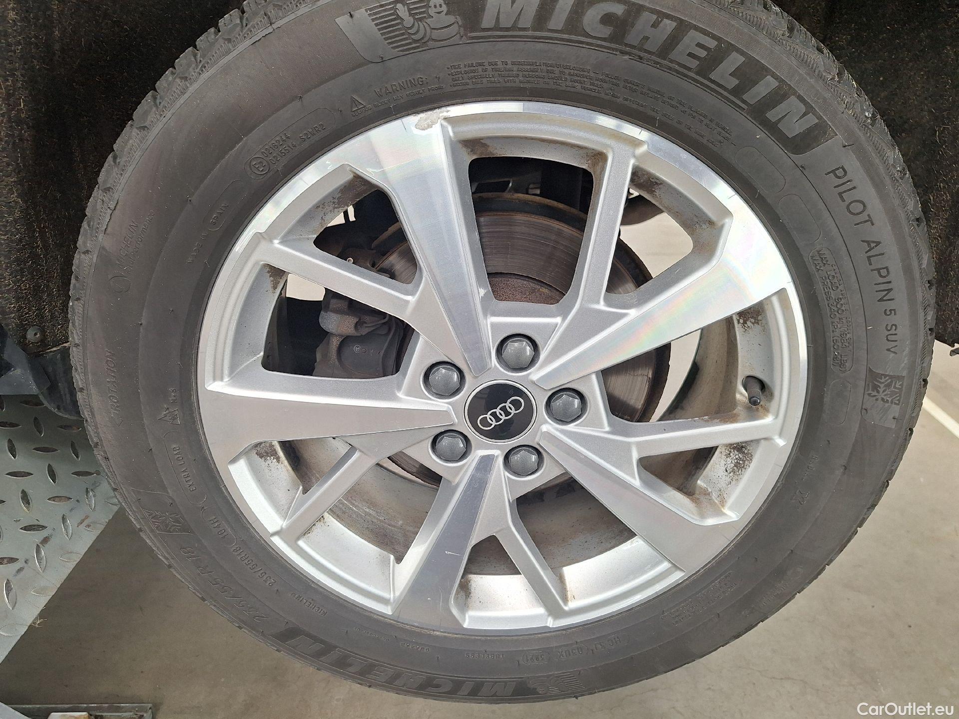  Audi  Q3 Audi,  '18, Audi  35 TDI S tronic S line Business Edition 5d #19