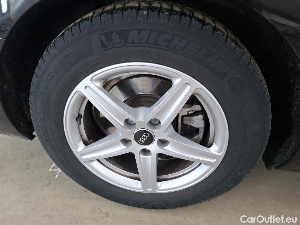  Audi  A4  Avant 30 TDI 2.0 TDI 135CV BVA7 E6d #17