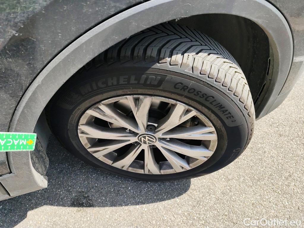  Volkswagen  Tiguan VOLKSWAGEN  / 2020 / 5P / SUV 2.0 TDI 150 DSG7 LIFE PLUS #3