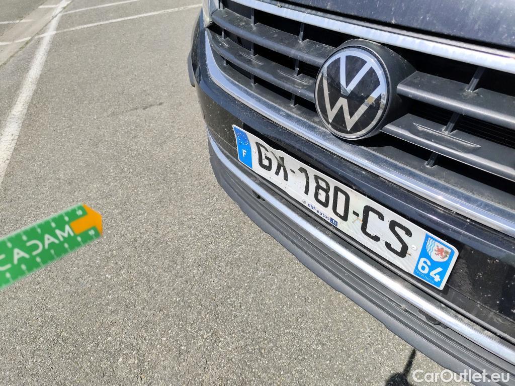  Volkswagen  Tiguan VOLKSWAGEN  / 2020 / 5P / SUV 2.0 TDI 150 DSG7 LIFE PLUS #17