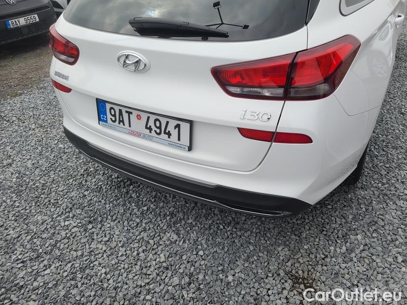  Hyundai  i30   cw (PD)(2017->)  kom.1.5T-GDI Family Smart #10