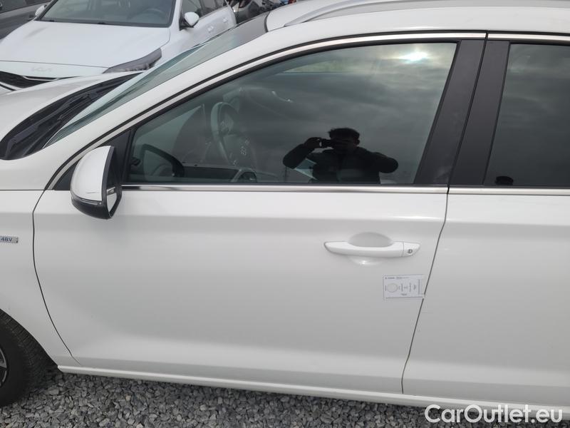  Hyundai  i30   cw (PD)(2017->)  kom.1.5T-GDI Family Smart #5