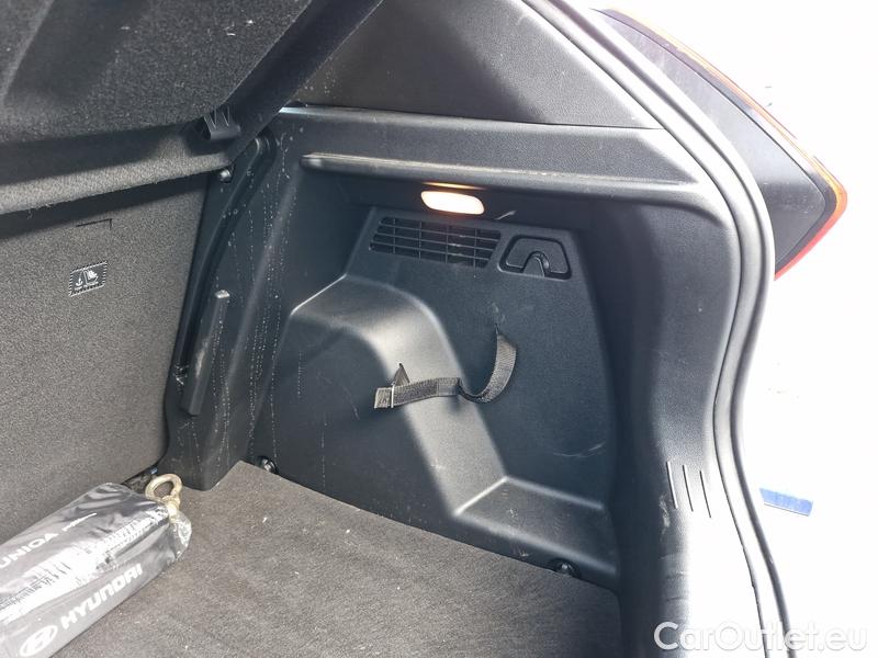  Hyundai  Bayon   (2021)  1.2i Play 5d #9