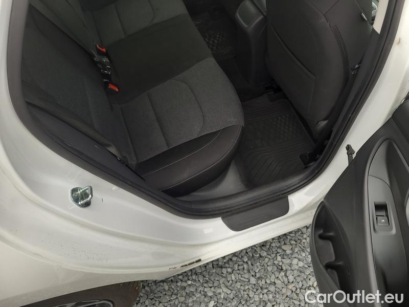  Hyundai  i30   cw (PD)(2017->)  kom.1.5T-GDI Family Smart #12