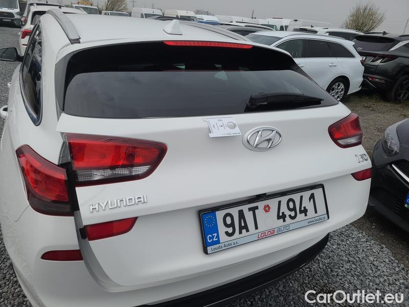  Hyundai  i30   cw (PD)(2017->)  kom.1.5T-GDI Family Smart #33