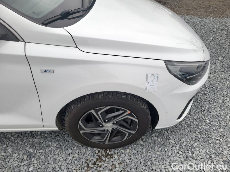  Hyundai  i30   cw (PD)(2017->)  kom.1.5T-GDI Family Smart #19