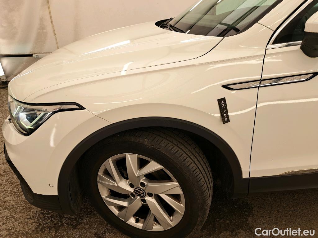  Volkswagen  Tiguan VOLKSWAGEN  / 2020 / 5P / SUV 1.5 TSI 150 DSG7 Elegance #16