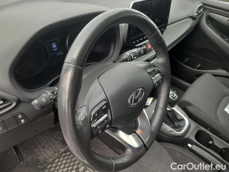  Hyundai  i30   cw (PD)(2017->)  kom.1.5T-GDI Family Smart #26