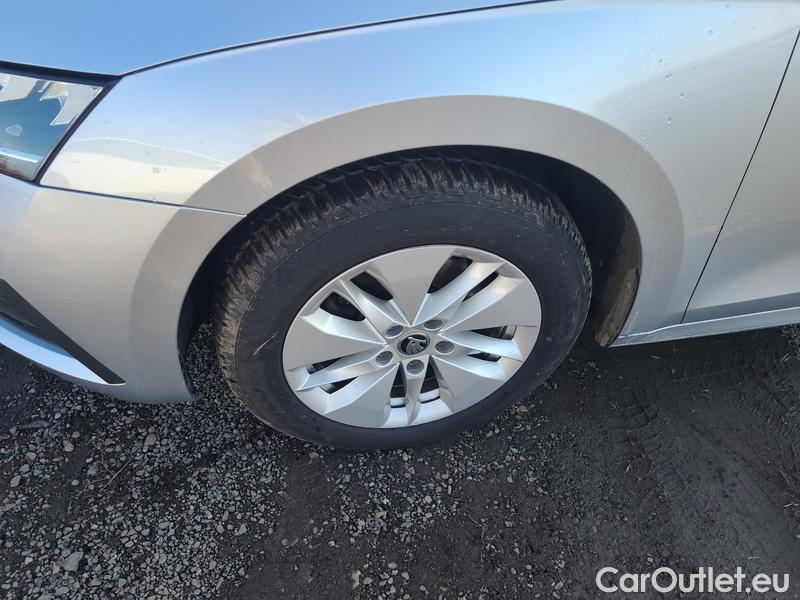  Skoda  Octavia  Lim. (NX3)(2020)  2.0TDI 85 Ambition 5d #4